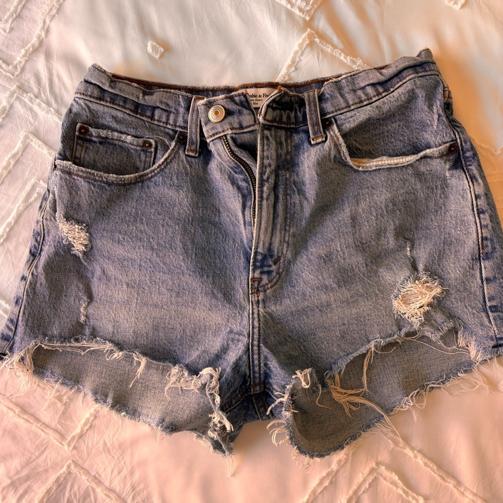 Abercrombie & Fitch mom short high rise